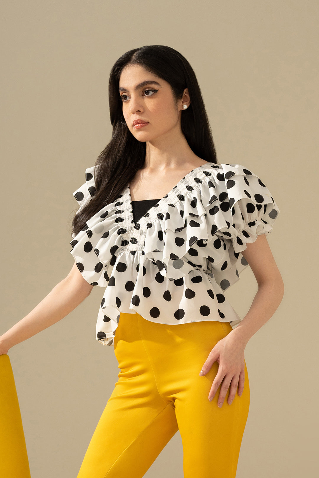 https://cdn.shopify.com/s/files/1/0611/8585/1568/files/W.SS23.468.T-2.jpg?v=1736336068