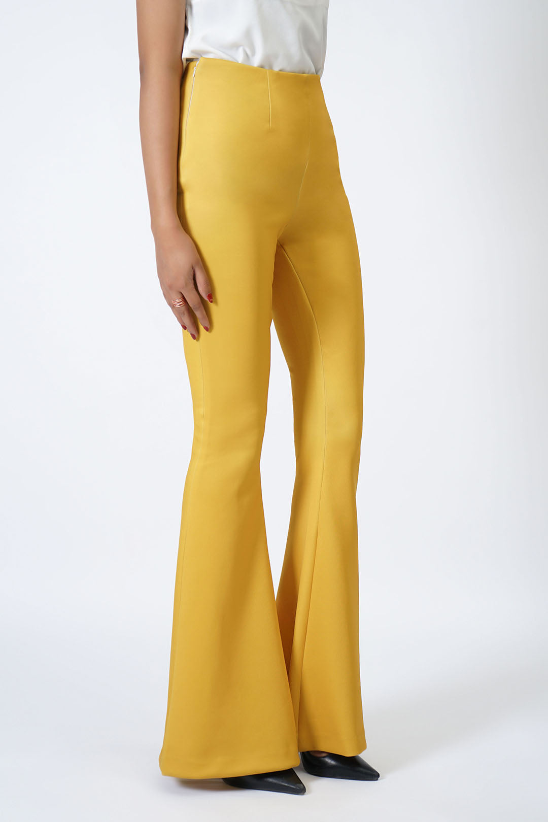 https://cdn.shopify.com/s/files/1/0611/8585/1568/files/W.SS23.478.P-1.jpg?v=1736336049