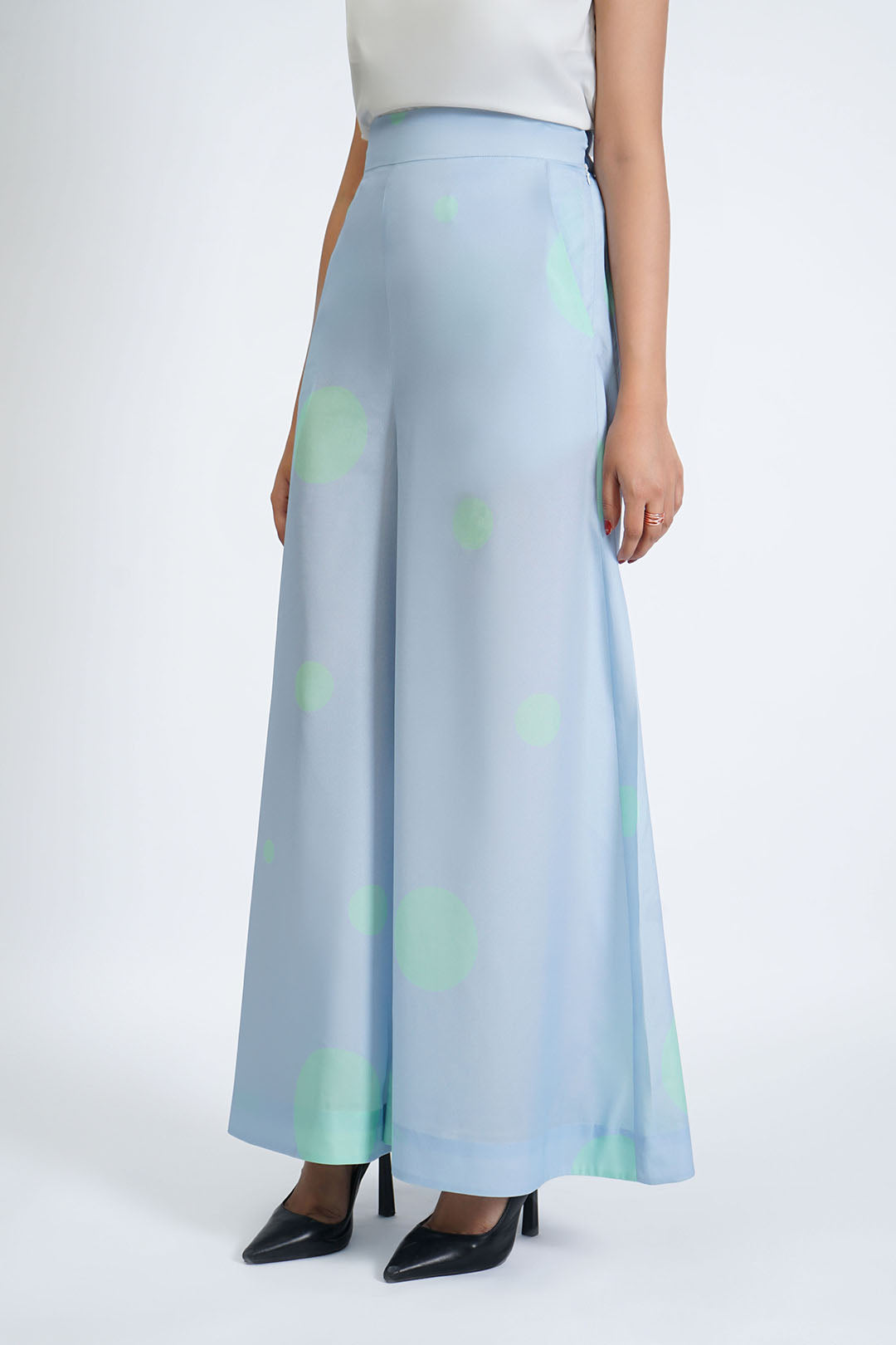 https://cdn.shopify.com/s/files/1/0611/8585/1568/files/W.SS23.480.P-2.jpg?v=1736336050