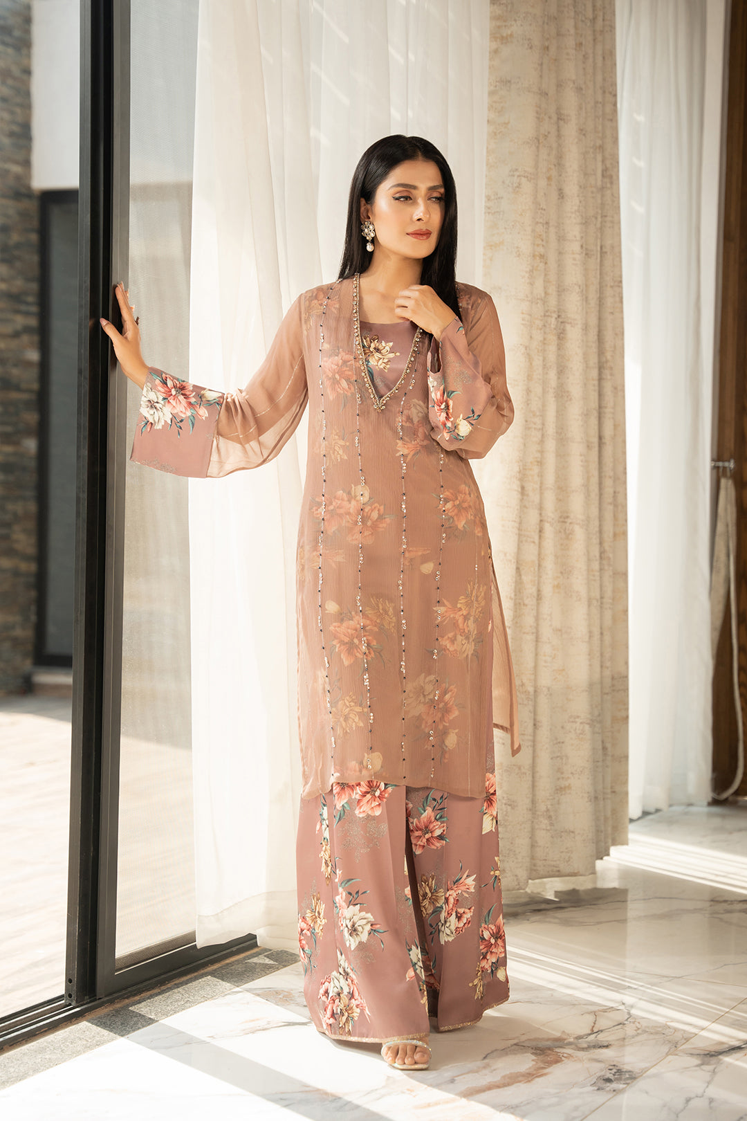 https://cdn.shopify.com/s/files/1/0611/8585/1568/files/W.SS24.011.T-1.jpg?v=1736335204