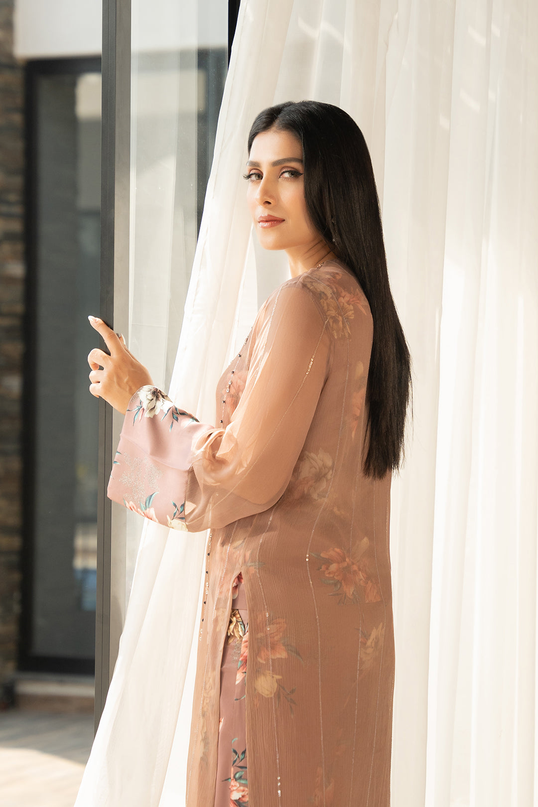 https://cdn.shopify.com/s/files/1/0611/8585/1568/files/W.SS24.011.T-4.jpg?v=1736335205