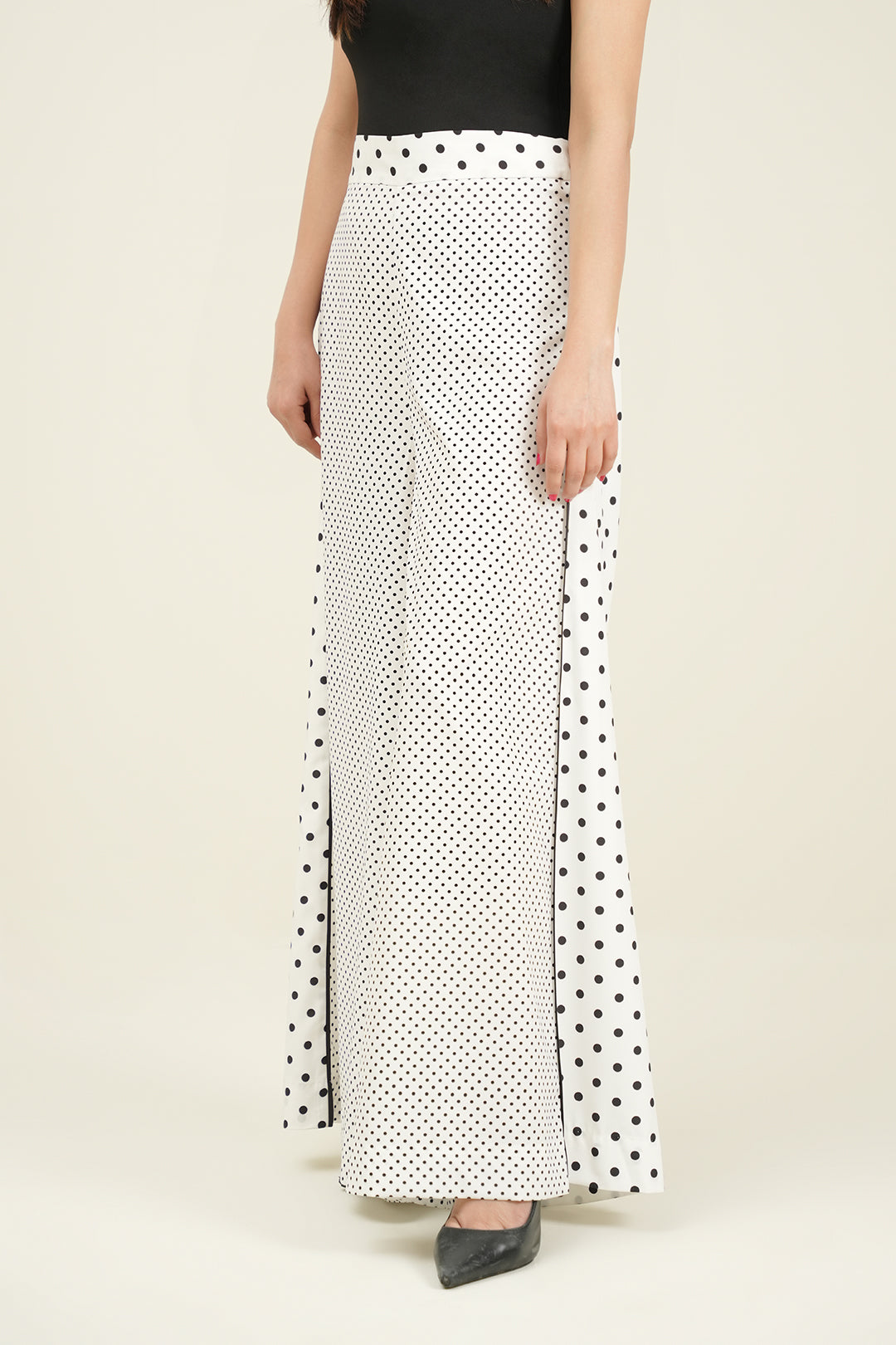 https://cdn.shopify.com/s/files/1/0611/8585/1568/files/W.SS24.157.P-1.jpg?v=1736335299