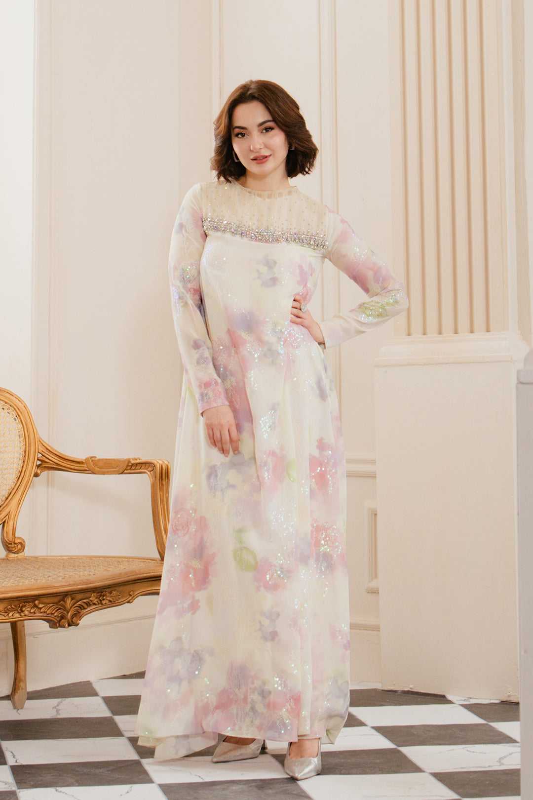 https://cdn.shopify.com/s/files/1/0611/8585/1568/files/W.SS24.221.T-1.jpg?v=1736335045