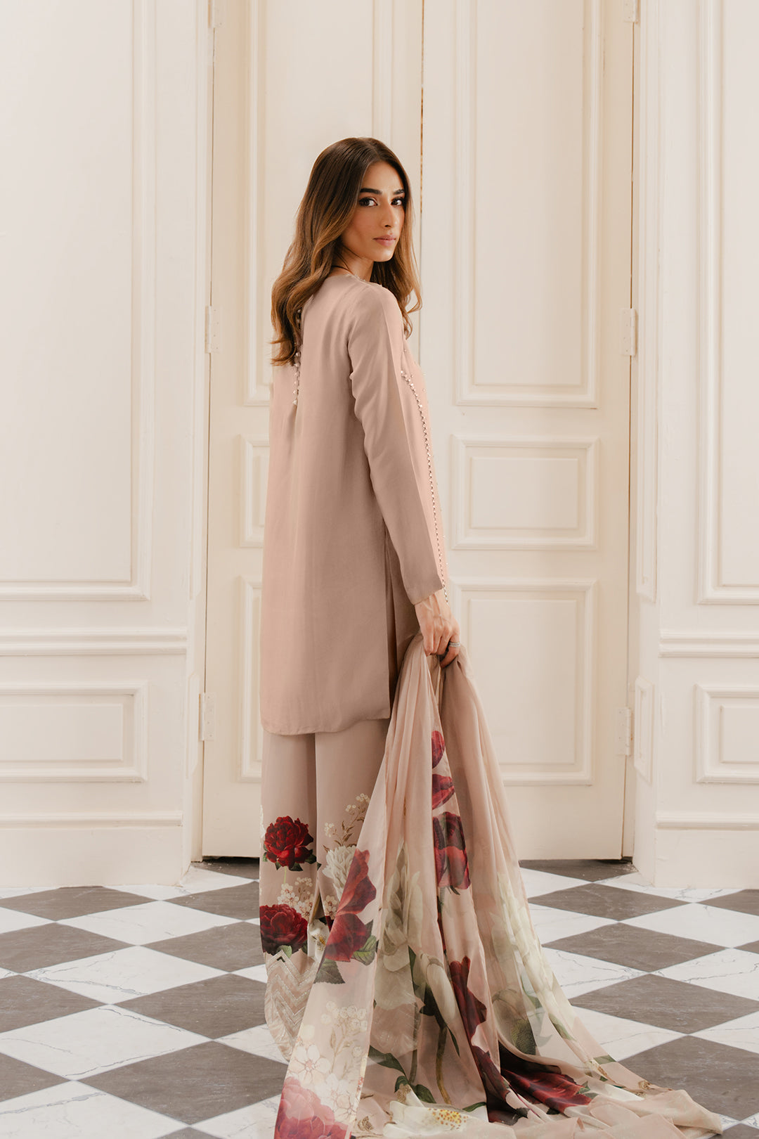 https://cdn.shopify.com/s/files/1/0611/8585/1568/files/W.SS24.229.T-3.jpg?v=1736335064