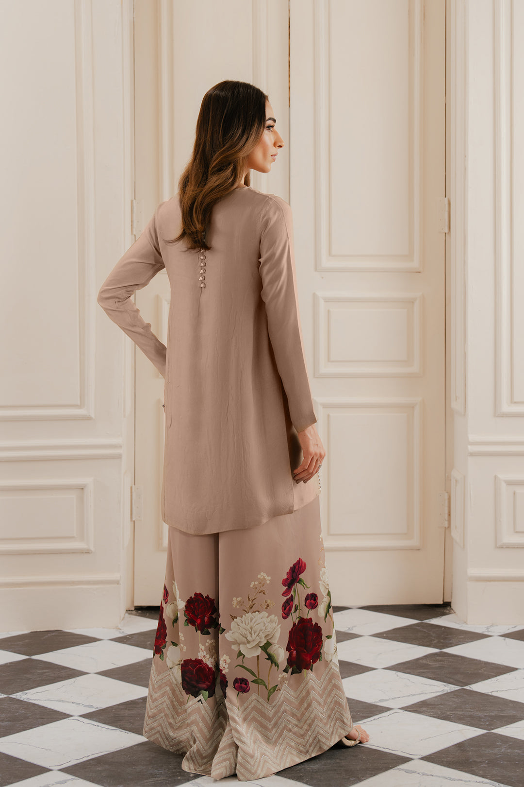 https://cdn.shopify.com/s/files/1/0611/8585/1568/files/W.SS24.229.T-4.jpg?v=1736335064