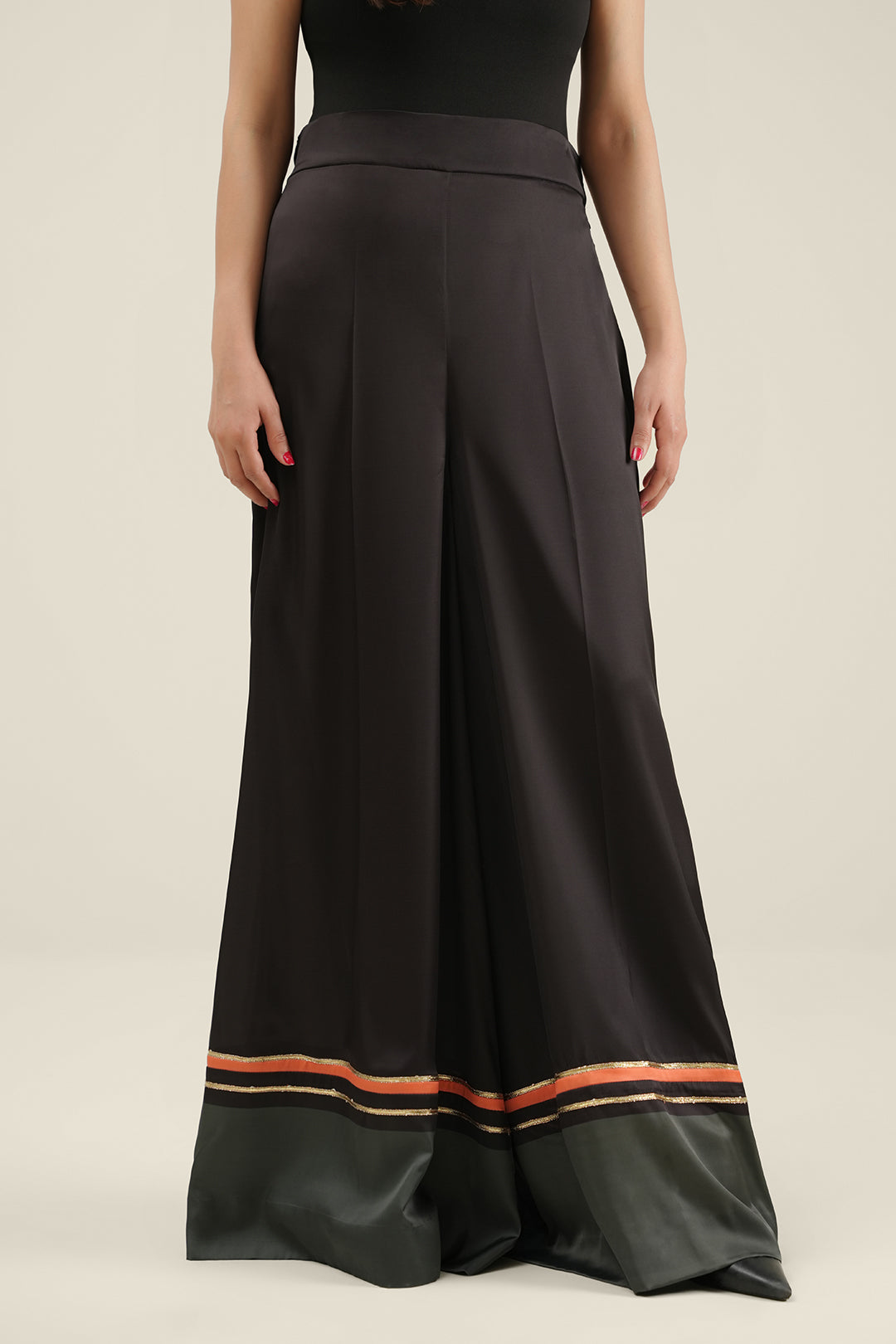 https://cdn.shopify.com/s/files/1/0611/8585/1568/files/W.SS24.242.P-3.jpg?v=1736335071