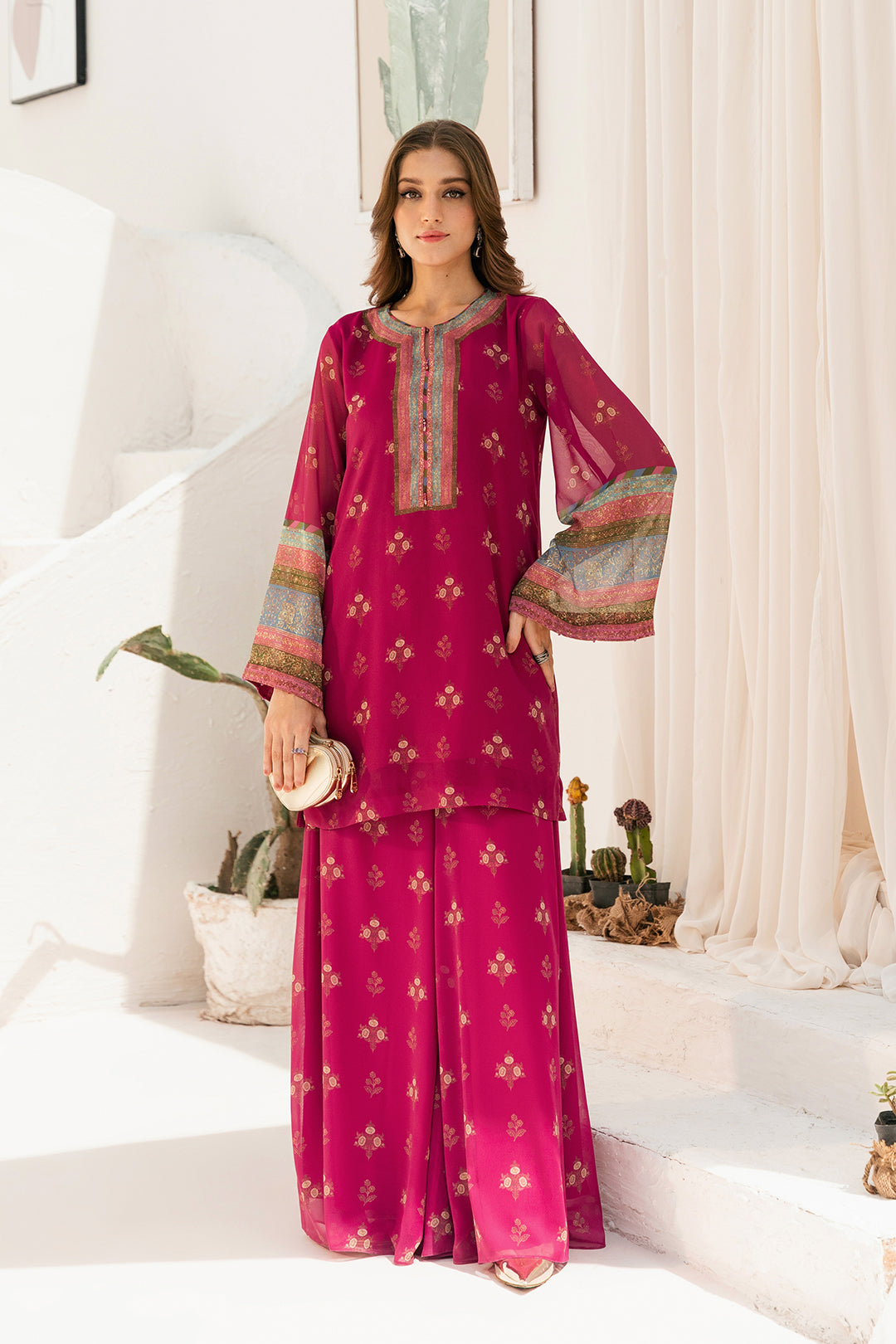 https://cdn.shopify.com/s/files/1/0611/8585/1568/files/W.SS24.245.T-1.jpg?v=1736335089