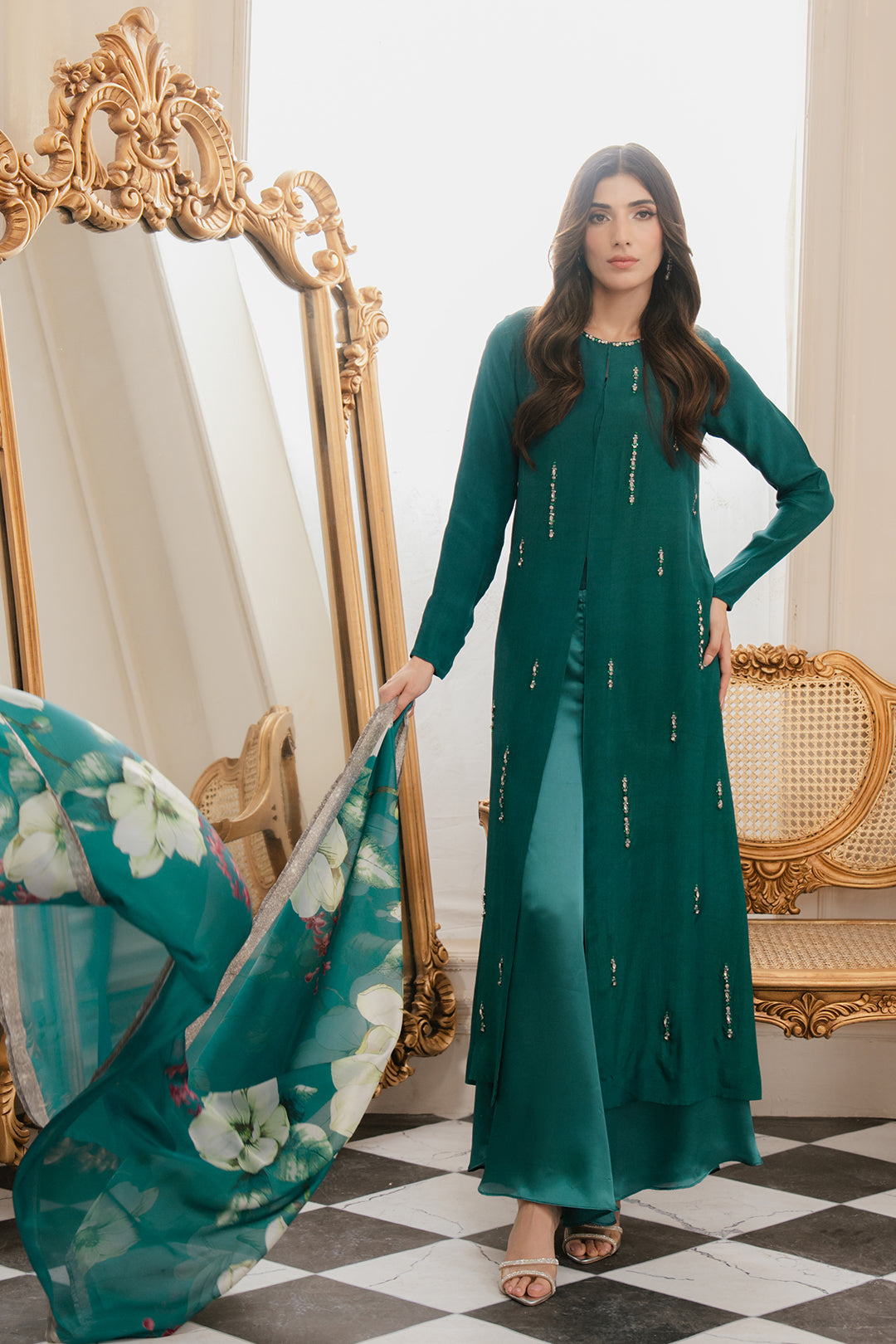 https://cdn.shopify.com/s/files/1/0611/8585/1568/files/W.SS24.305.T-3_5575d07d-dbac-4401-ad19-f3f5b2d344ea.jpg?v=1736335076