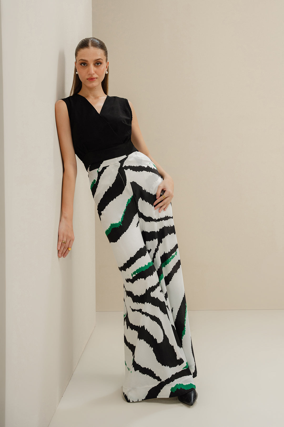 https://cdn.shopify.com/s/files/1/0611/8585/1568/files/W.SS24.314.T-3_32eb32bd-b0a4-4129-a5e5-63d9c32b8b39.jpg?v=1736335170