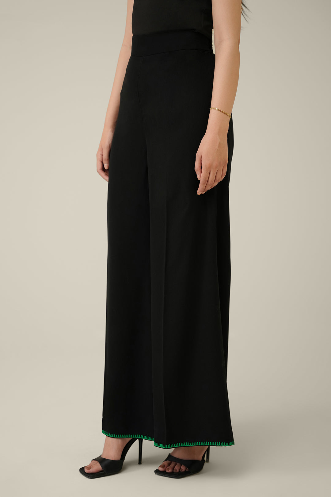 https://cdn.shopify.com/s/files/1/0611/8585/1568/files/W.SS24.324.P-1.jpg?v=1736335178