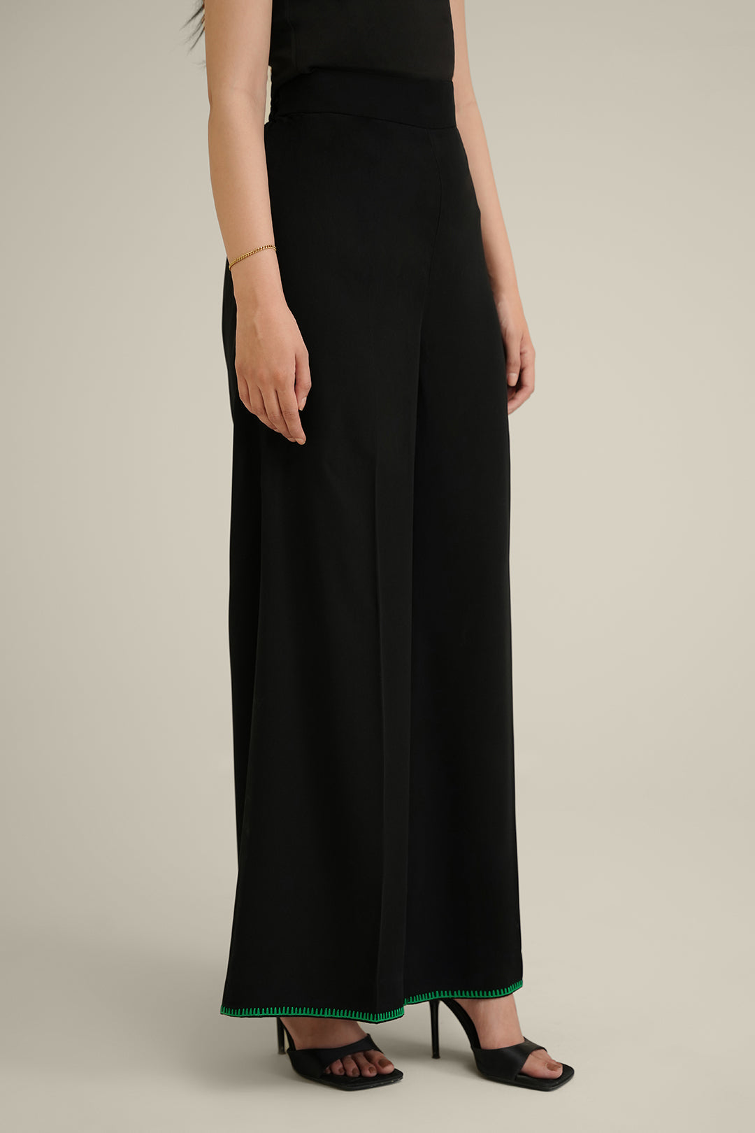 https://cdn.shopify.com/s/files/1/0611/8585/1568/files/W.SS24.324.P-2.jpg?v=1736335178
