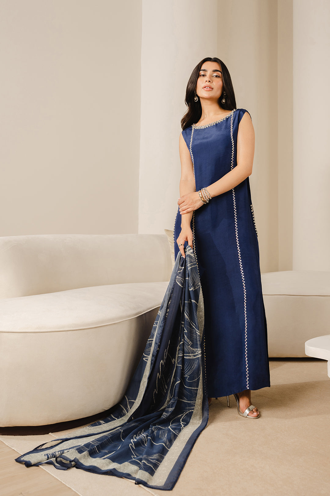 https://cdn.shopify.com/s/files/1/0611/8585/1568/files/W.SS24.338.T-3.jpg?v=1736335022