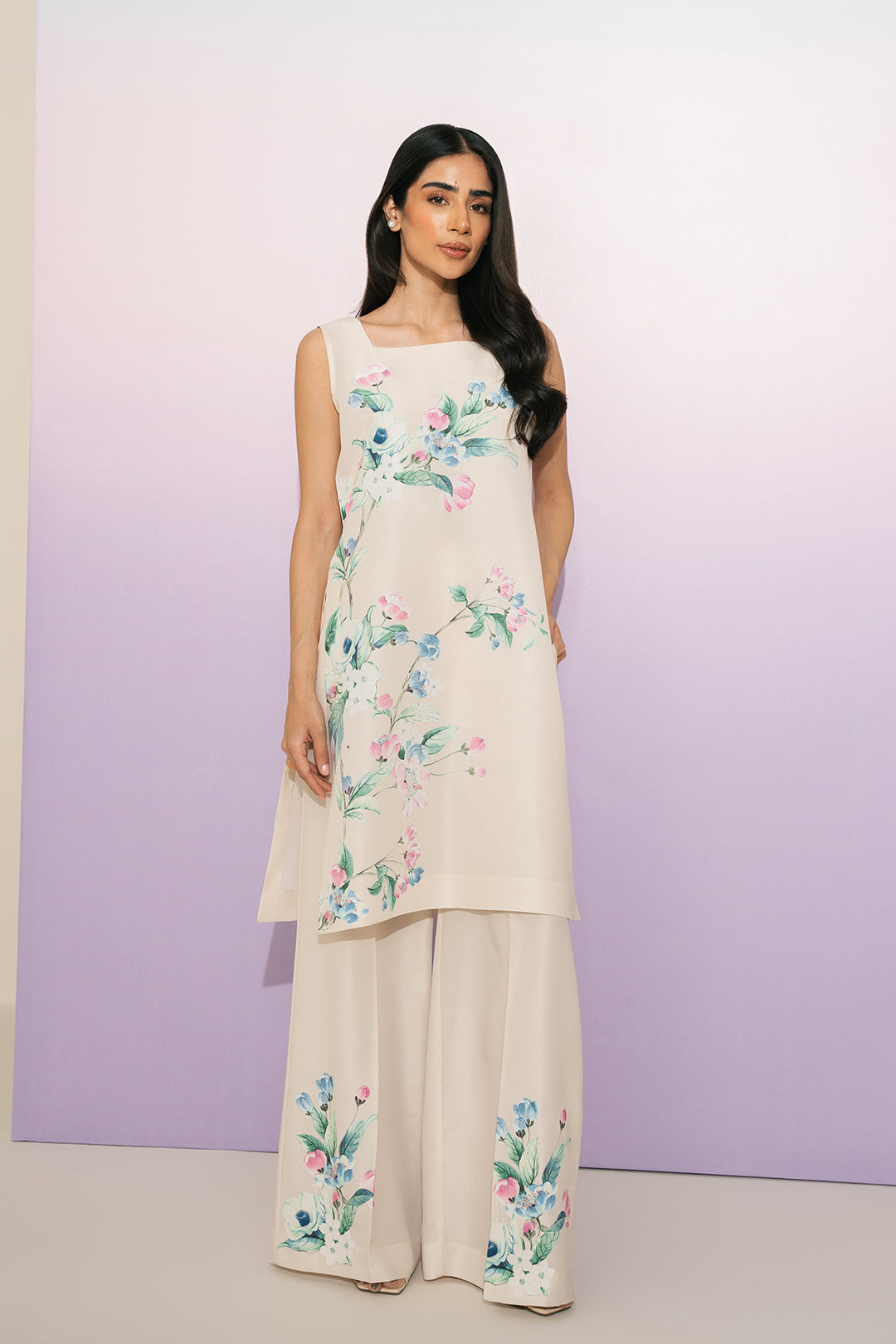 https://cdn.shopify.com/s/files/1/0611/8585/1568/files/W.SS24.404.T-1.jpg?v=1736335149