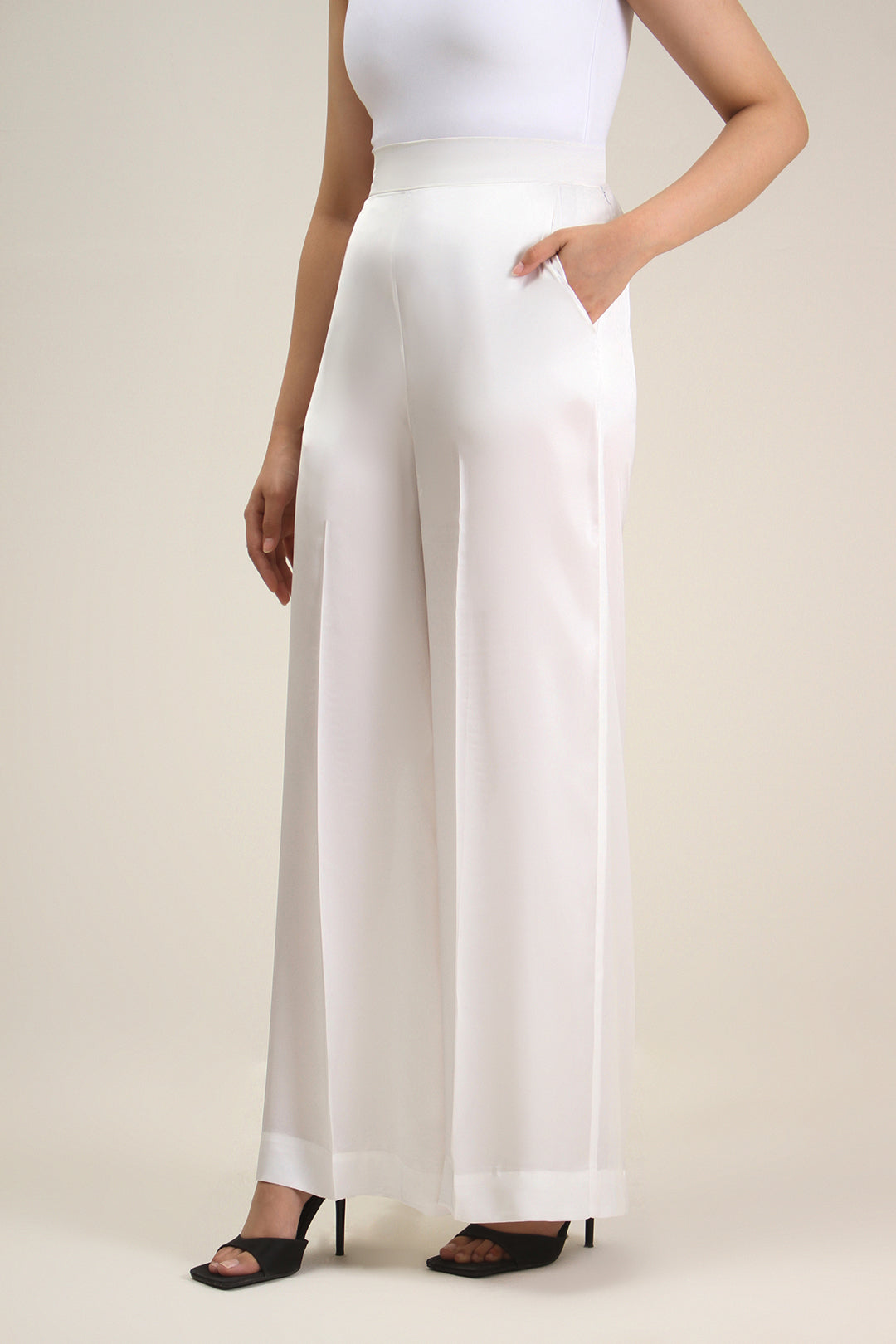 https://cdn.shopify.com/s/files/1/0611/8585/1568/files/W.SS24.414.P-1.jpg?v=1736335046