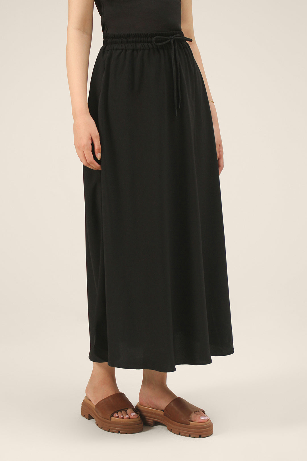 https://cdn.shopify.com/s/files/1/0611/8585/1568/files/W.SS24.457.P-2.jpg?v=1736334903