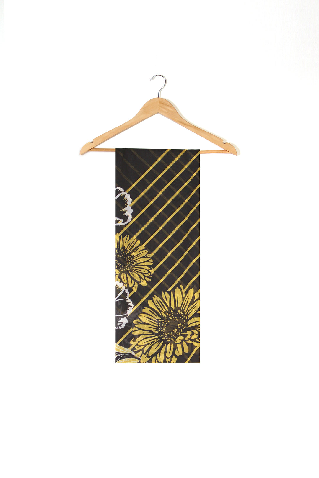 https://cdn.shopify.com/s/files/1/0611/8585/1568/files/W.SS24.462.T-1.jpg?v=1736334972