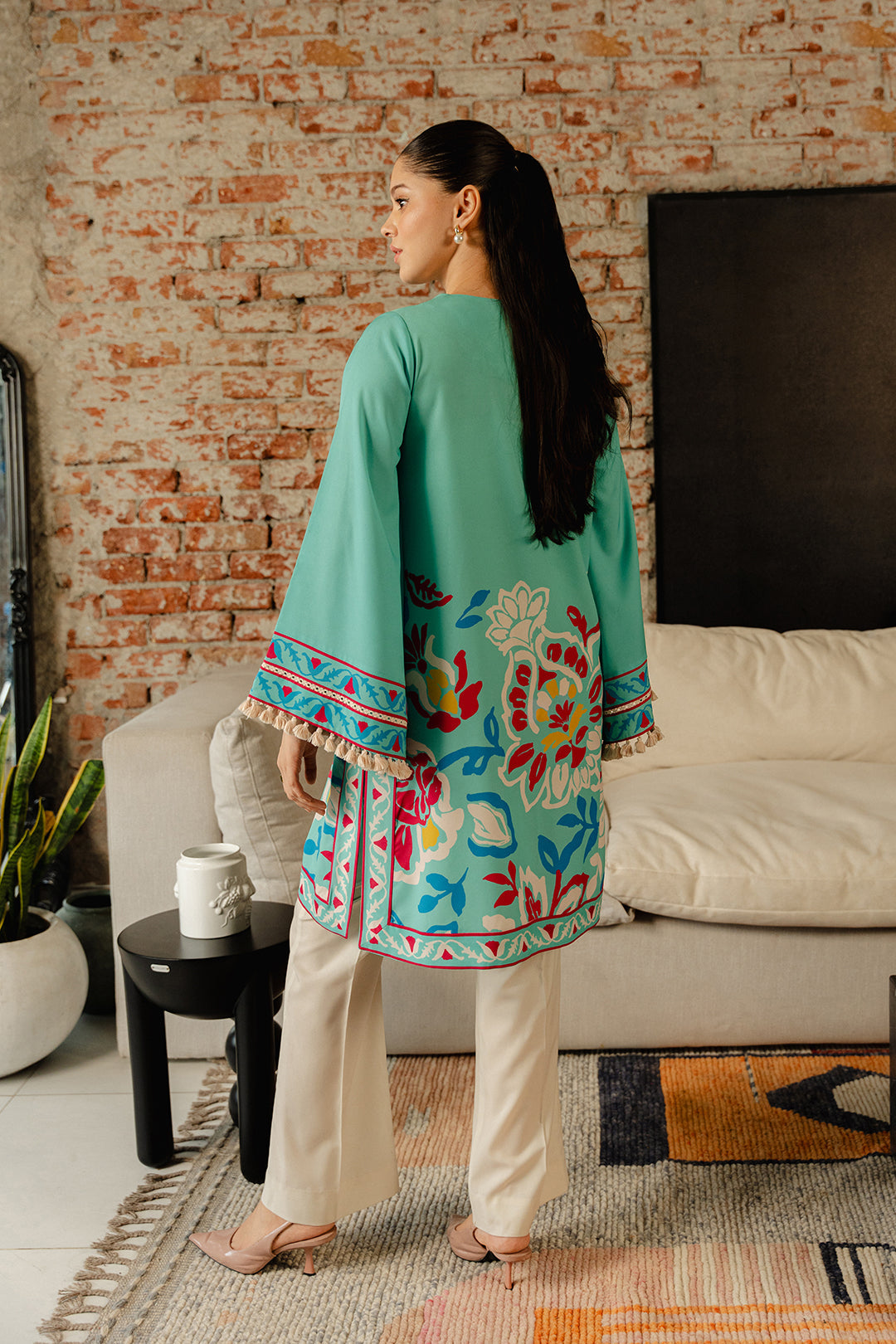 https://cdn.shopify.com/s/files/1/0611/8585/1568/files/W.SS24.554.T-4.jpg?v=1736334842