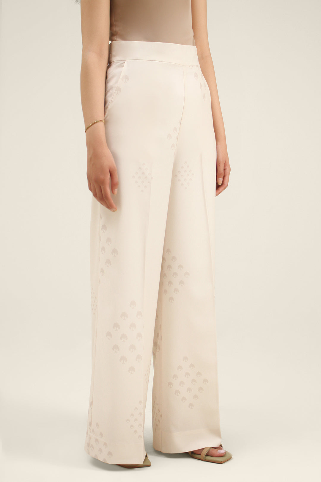 https://cdn.shopify.com/s/files/1/0611/8585/1568/files/W.SS24.558.P-2.jpg?v=1736334850