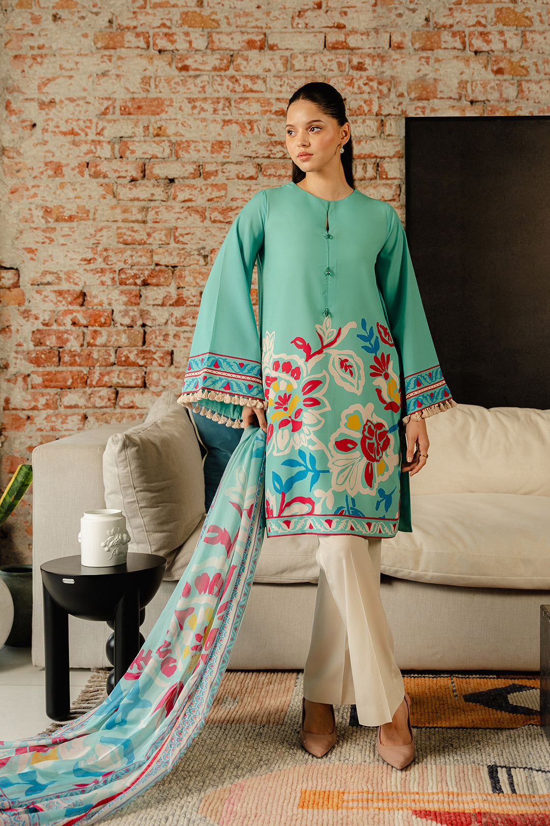 https://cdn.shopify.com/s/files/1/0611/8585/1568/files/W.SS24.572.T-3.jpg?v=1736334851