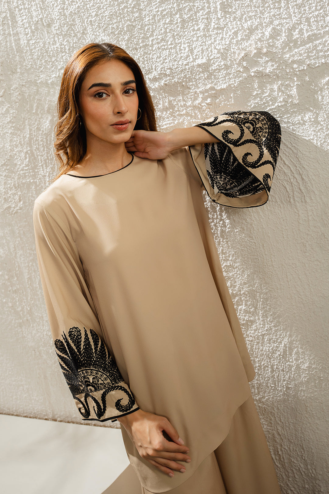 https://cdn.shopify.com/s/files/1/0611/8585/1568/files/W.SS24.573.T-2.jpg?v=1736334775