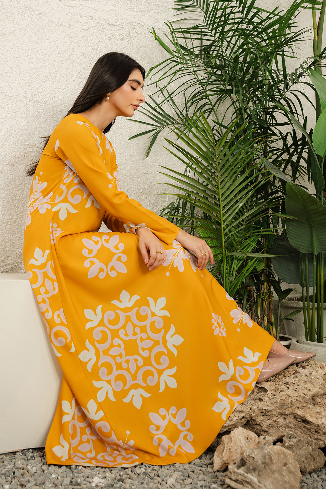 https://cdn.shopify.com/s/files/1/0611/8585/1568/files/W.SS24.579.T-2.jpg?v=1736334764