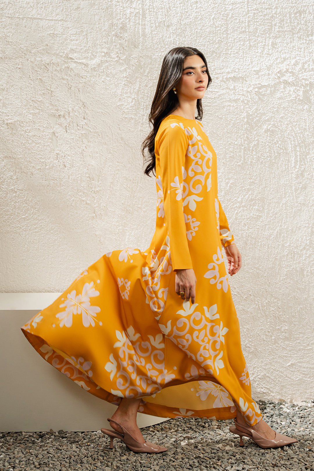 https://cdn.shopify.com/s/files/1/0611/8585/1568/files/W.SS24.579.T-3.jpg?v=1736334764