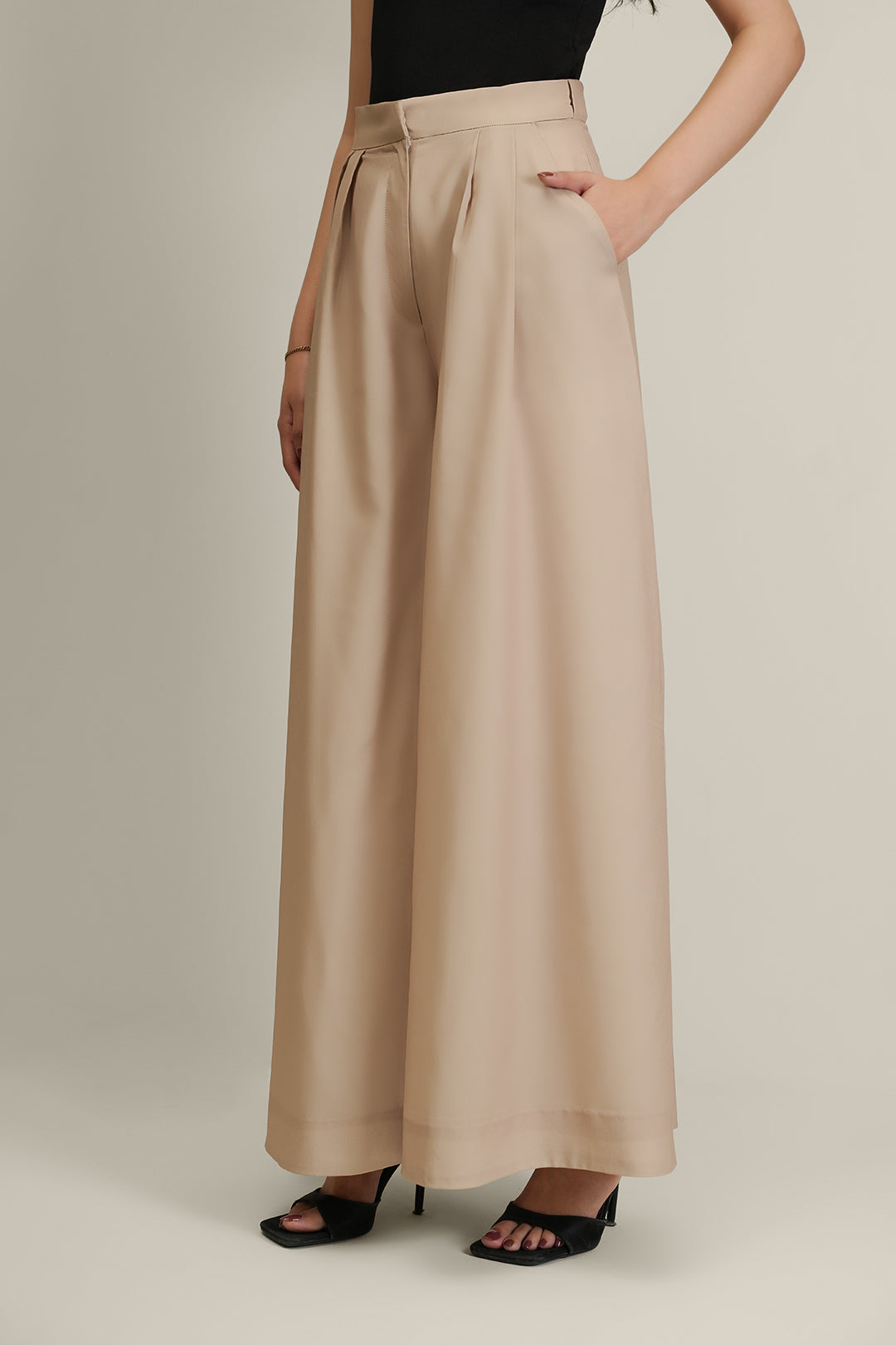 https://cdn.shopify.com/s/files/1/0611/8585/1568/files/W.SS24.583.P-1.jpg?v=1736334779