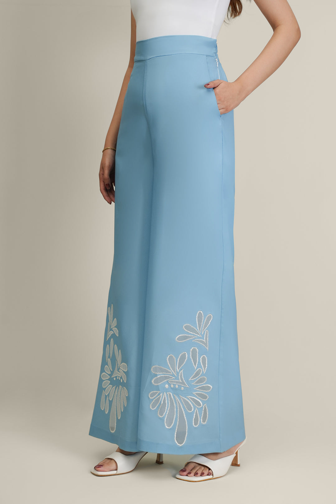 https://cdn.shopify.com/s/files/1/0611/8585/1568/files/W.SS24.585.P-1.jpg?v=1736334776