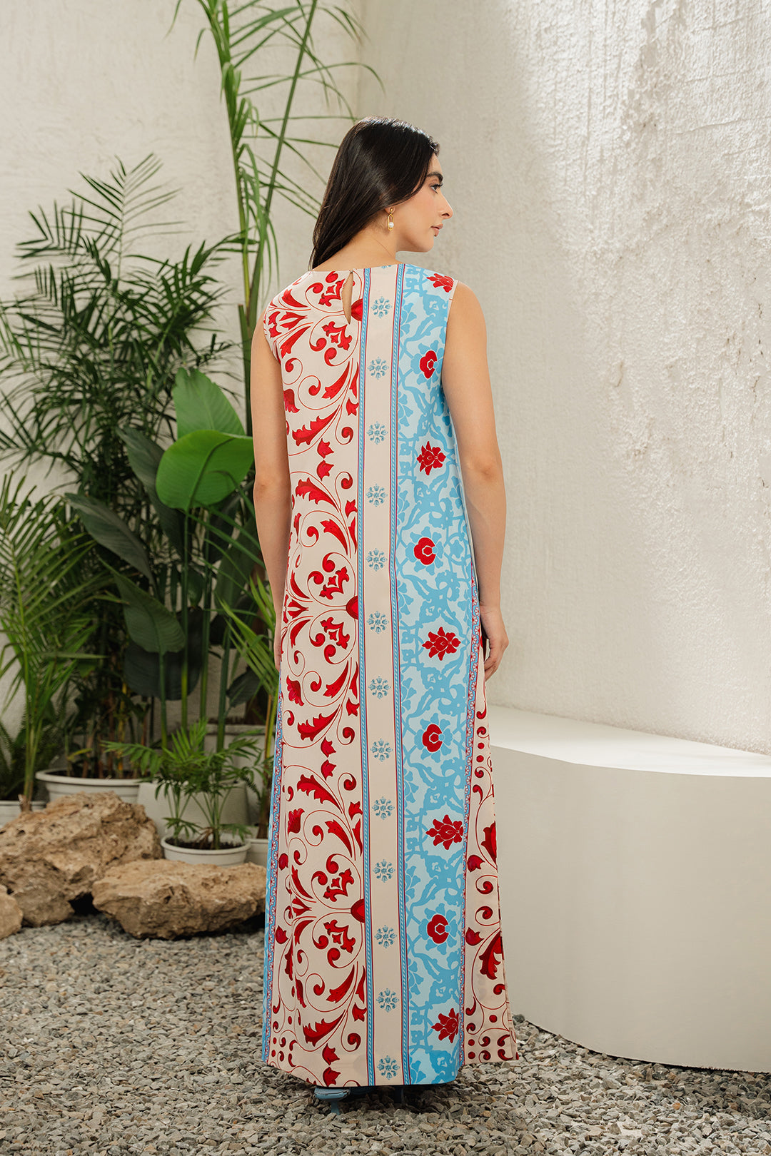 https://cdn.shopify.com/s/files/1/0611/8585/1568/files/W.SS24.586.T-4.jpg?v=1736334766