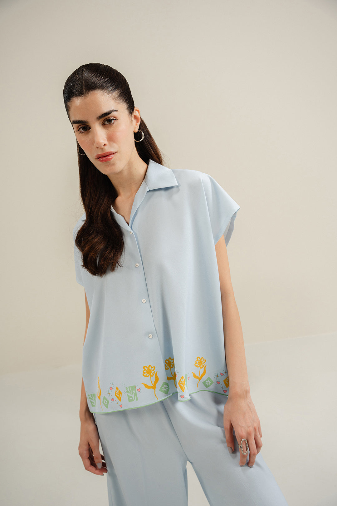 https://cdn.shopify.com/s/files/1/0611/8585/1568/files/W.SS24.596.T-2.jpg?v=1736334811