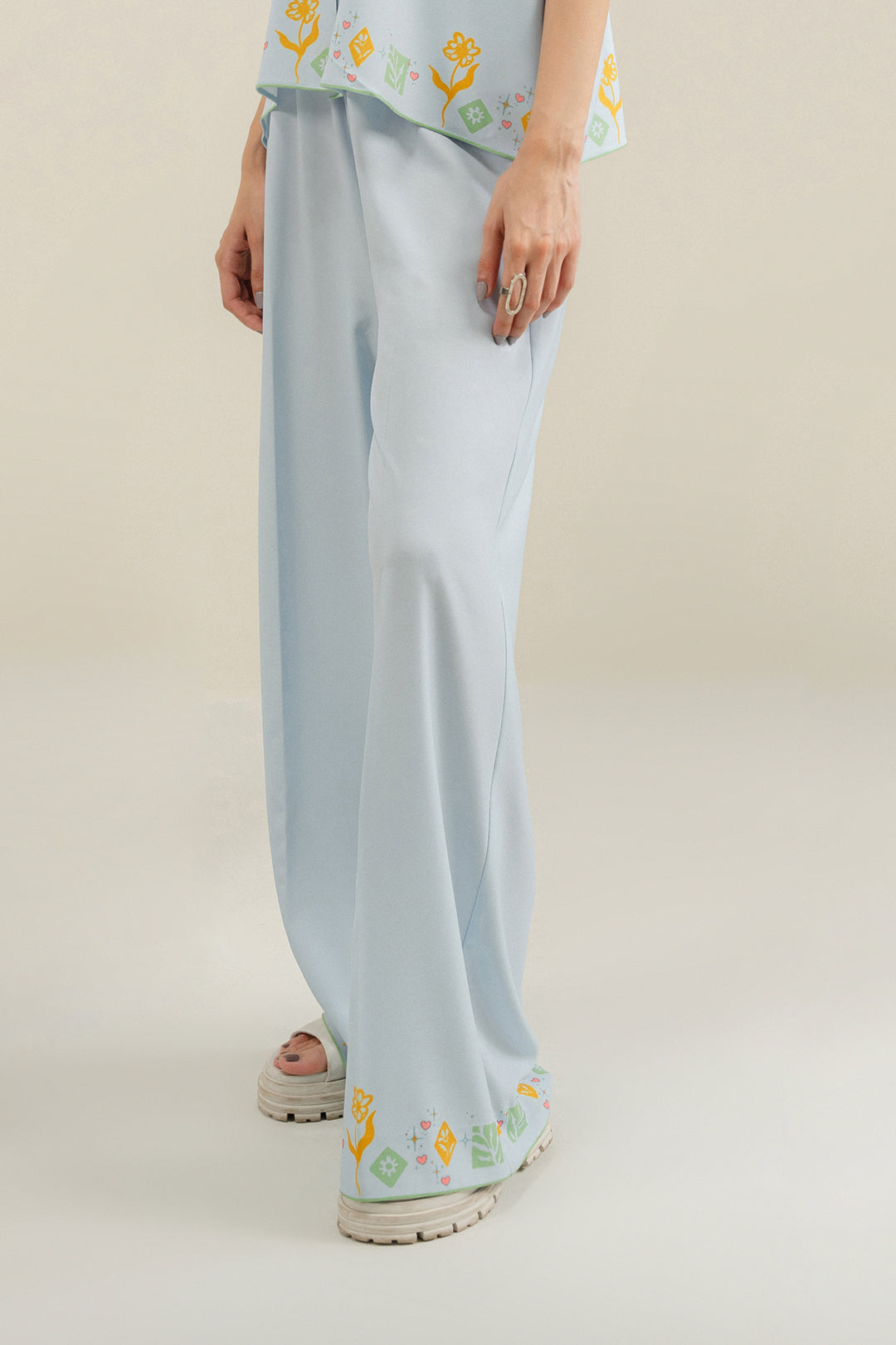 https://cdn.shopify.com/s/files/1/0611/8585/1568/files/W.SS24.601.P-2.jpg?v=1736334824