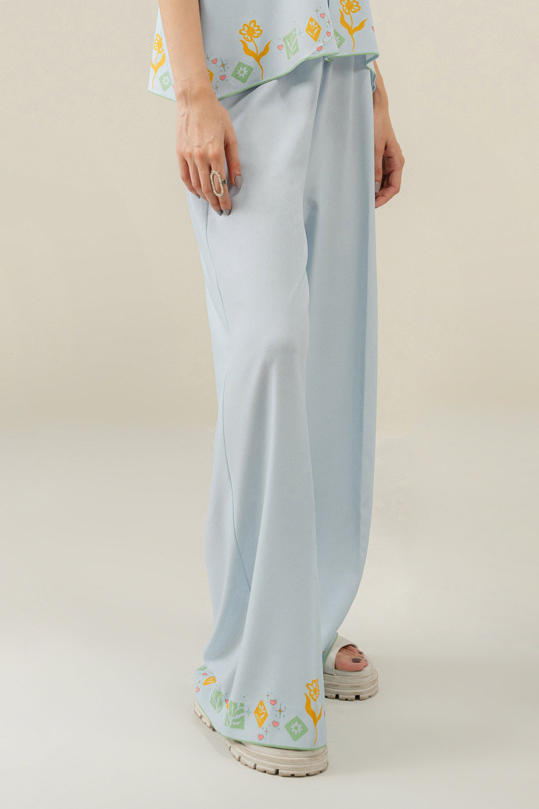 https://cdn.shopify.com/s/files/1/0611/8585/1568/files/W.SS24.601.P-3.jpg?v=1736334824