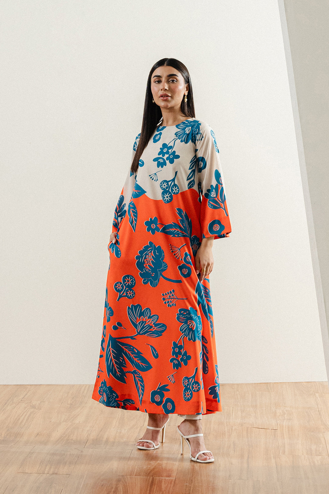 https://cdn.shopify.com/s/files/1/0611/8585/1568/files/W.SS24.604.T-1.jpg?v=1736334749