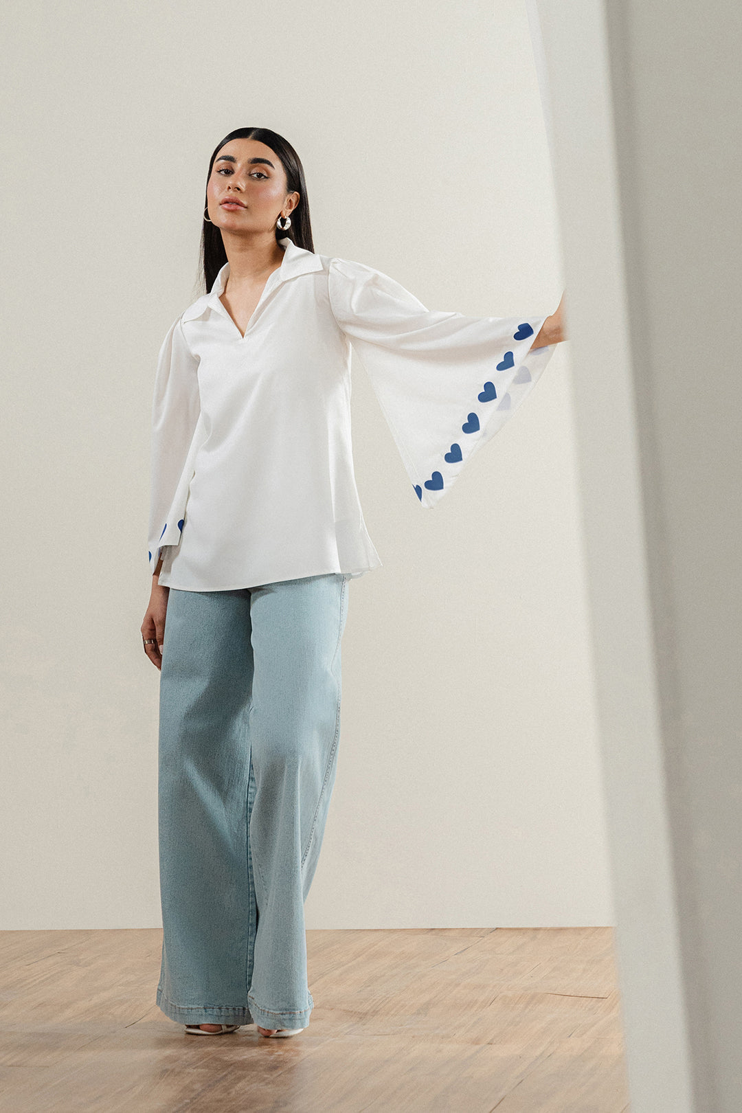 https://cdn.shopify.com/s/files/1/0611/8585/1568/files/W.SS24.605.T-2.jpg?v=1736334747