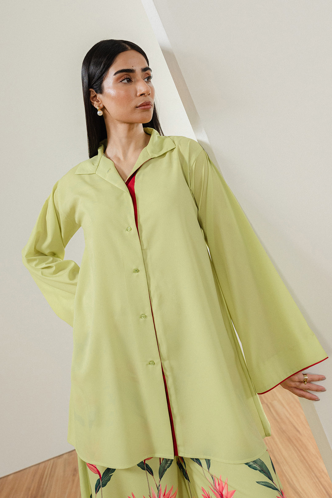 https://cdn.shopify.com/s/files/1/0611/8585/1568/files/W.SS24.608.T-2.jpg?v=1736334737