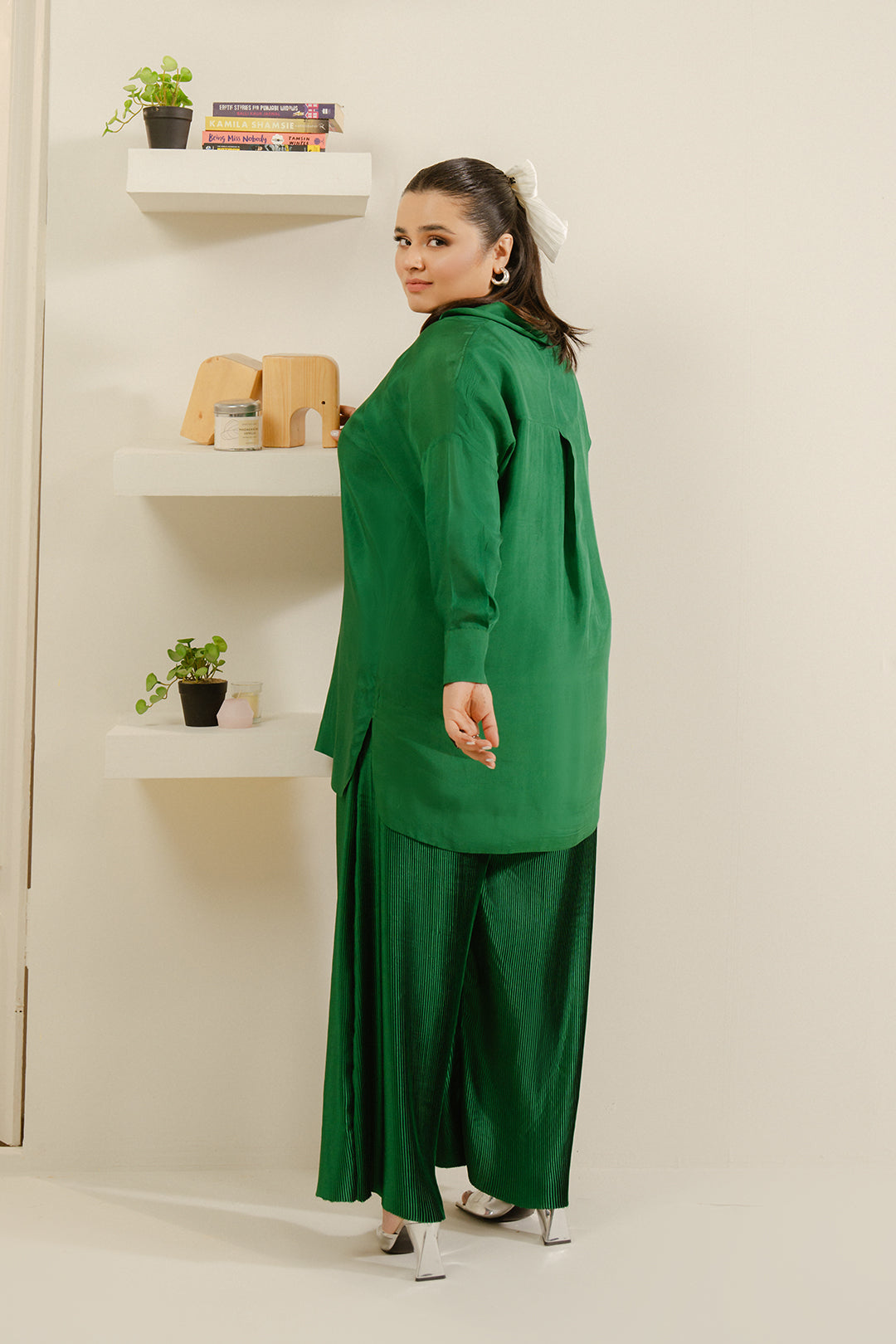 https://cdn.shopify.com/s/files/1/0611/8585/1568/files/W.SS24.617.T-4.jpg?v=1736334680