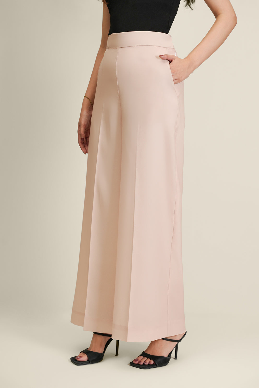 https://cdn.shopify.com/s/files/1/0611/8585/1568/files/W.SS24.618.P-1.jpg?v=1736334698