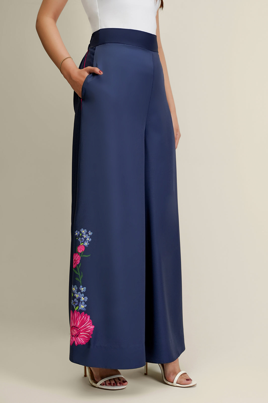 https://cdn.shopify.com/s/files/1/0611/8585/1568/files/W.SS24.619.P-2.jpg?v=1736334700