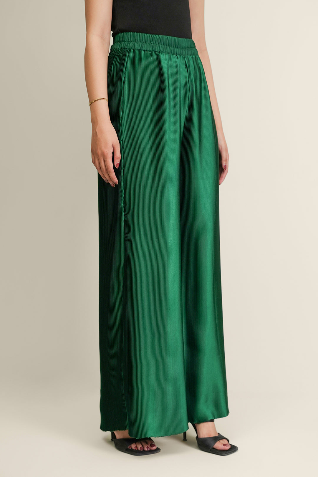 https://cdn.shopify.com/s/files/1/0611/8585/1568/files/W.SS24.621.P-1.jpg?v=1736334701