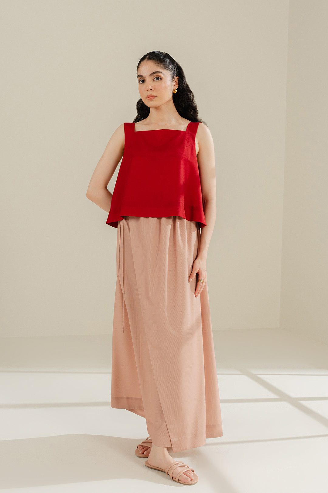 https://cdn.shopify.com/s/files/1/0611/8585/1568/files/W.SS24.626.T-2.jpg?v=1736334791