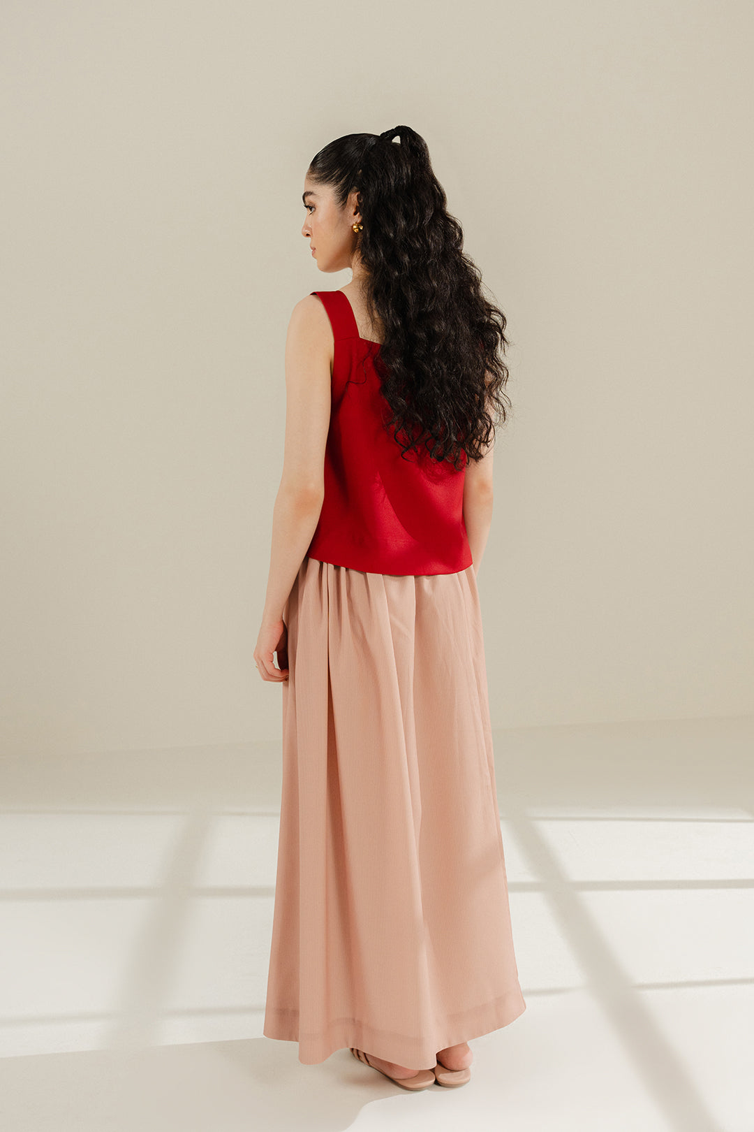 https://cdn.shopify.com/s/files/1/0611/8585/1568/files/W.SS24.626.T-4.jpg?v=1736334791