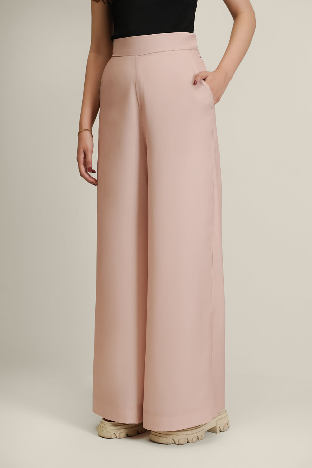 https://cdn.shopify.com/s/files/1/0611/8585/1568/files/W.SS24.632.P-1.jpg?v=1736334807