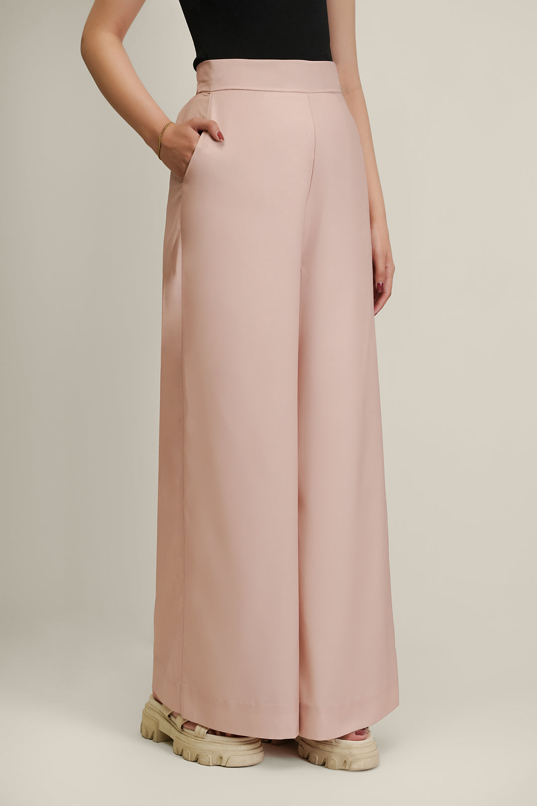 https://cdn.shopify.com/s/files/1/0611/8585/1568/files/W.SS24.632.P-2.jpg?v=1736334807