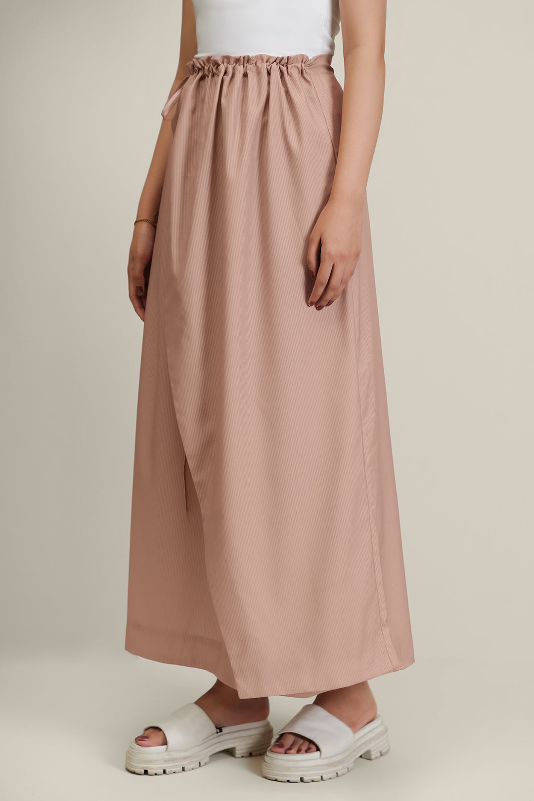 https://cdn.shopify.com/s/files/1/0611/8585/1568/files/W.SS24.633.P-1_d12829fe-1e9c-4a0d-aa1f-a19bd13c1738.jpg?v=1736334805