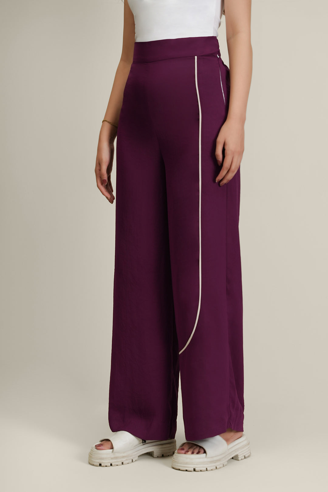 https://cdn.shopify.com/s/files/1/0611/8585/1568/files/W.SS24.635.P-1.jpg?v=1736334802