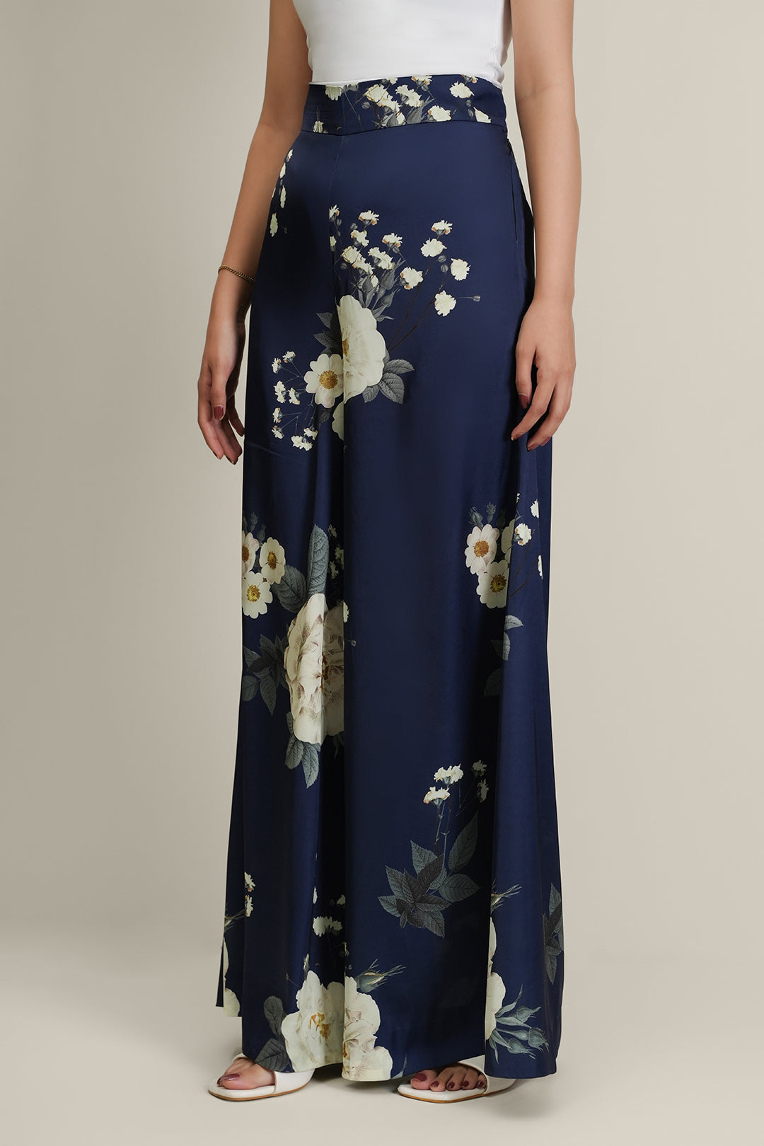 https://cdn.shopify.com/s/files/1/0611/8585/1568/files/W.SS24.652.P-1.jpg?v=1736334663