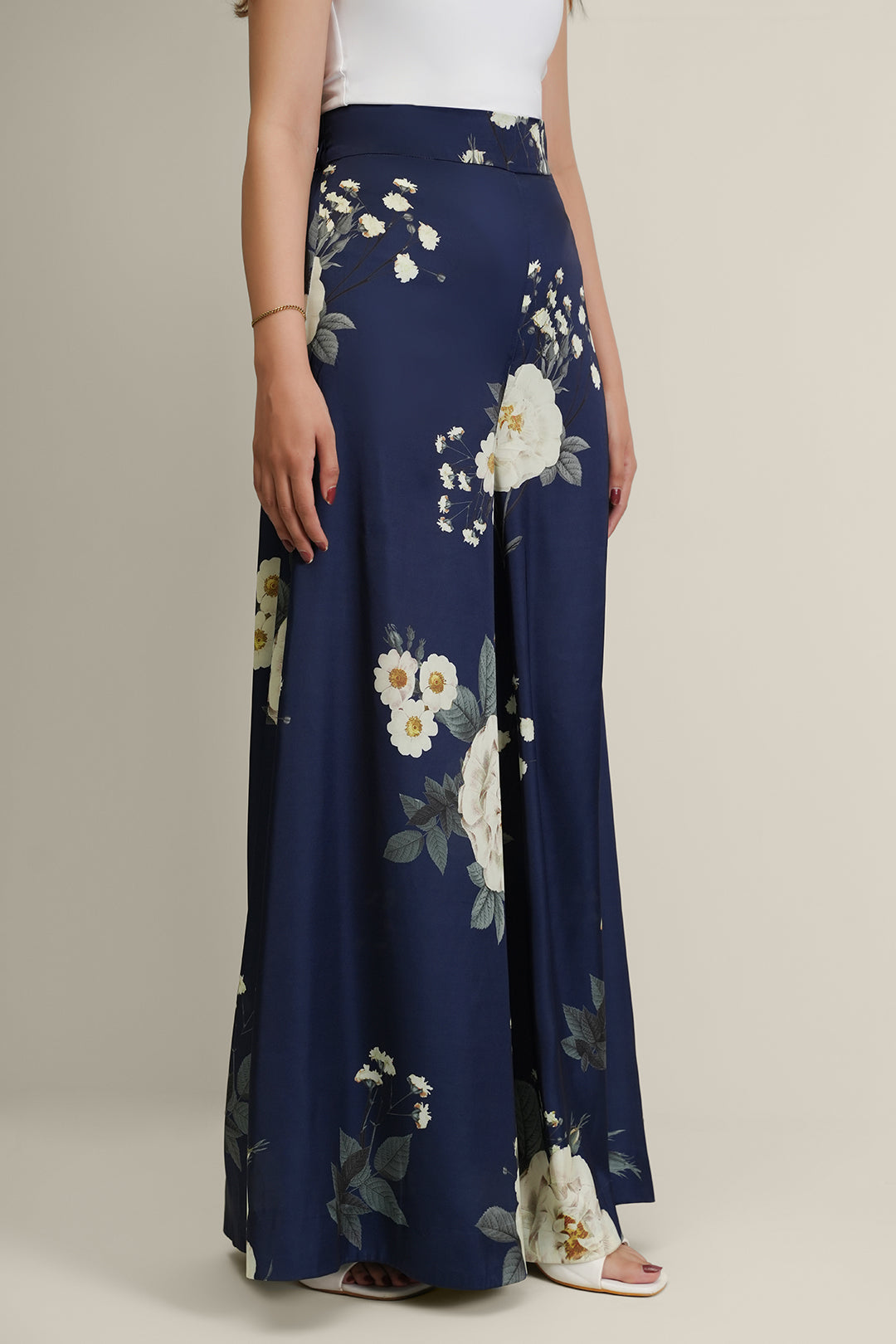 https://cdn.shopify.com/s/files/1/0611/8585/1568/files/W.SS24.652.P-2.jpg?v=1736334663