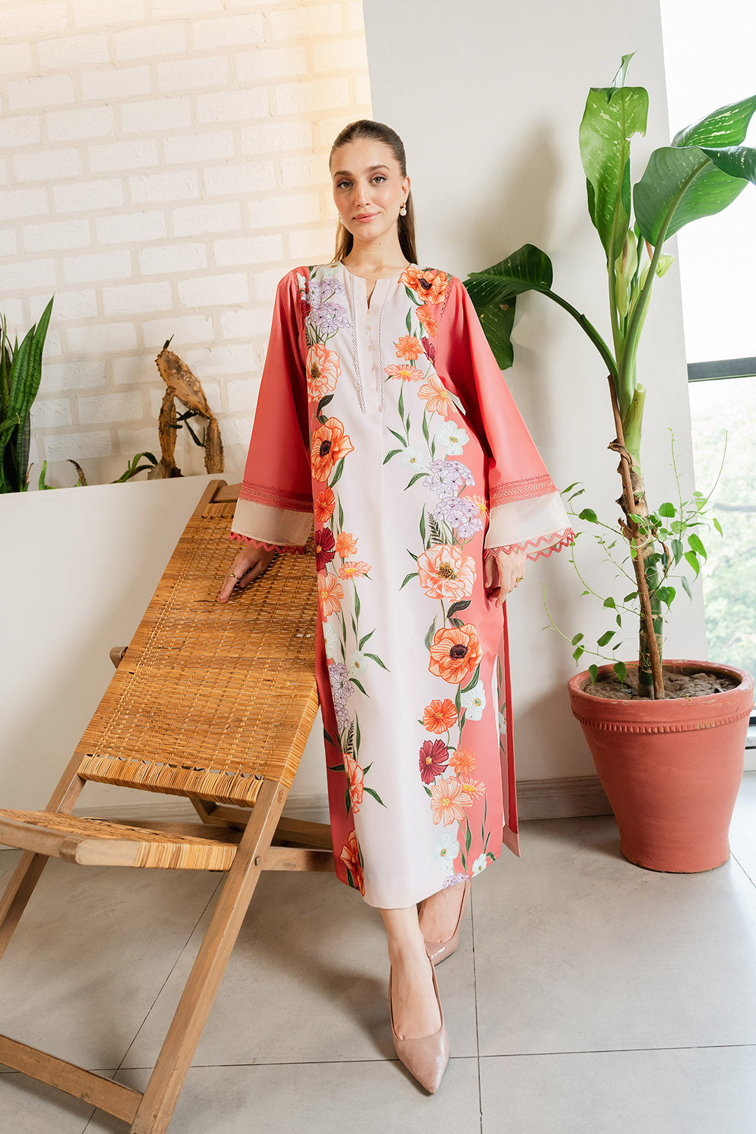 https://cdn.shopify.com/s/files/1/0611/8585/1568/files/W.SS24.665.T-1.jpg?v=1736334711