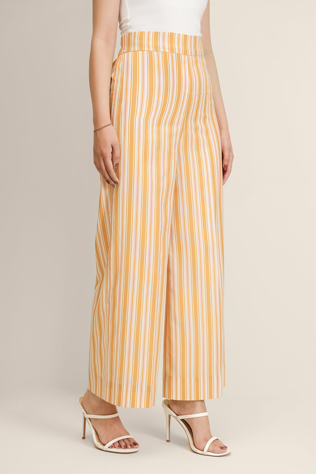 https://cdn.shopify.com/s/files/1/0611/8585/1568/files/W.SS24.673.P-2.jpg?v=1736334719
