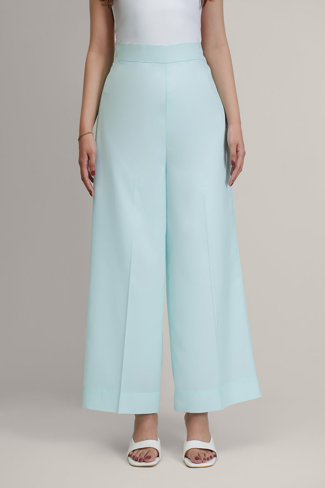 https://cdn.shopify.com/s/files/1/0611/8585/1568/files/W.SS24.686.P-3.jpg?v=1736334715